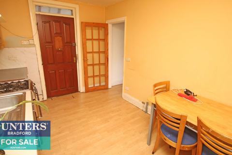 25 Upper Green, Bradford, BD7 4EZ
