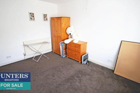 25 Upper Green, Bradford, BD7 4EZ