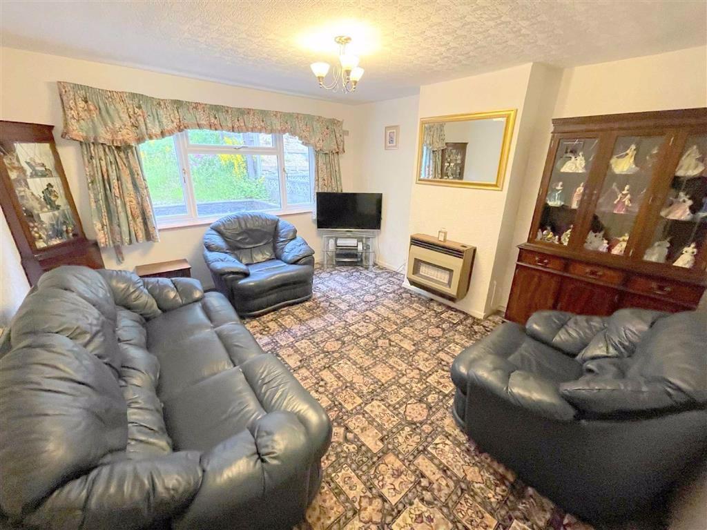 Windsor Drive, Leek 3 bed end of terrace house £159,950
