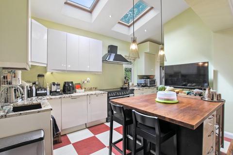 4 bedroom detached house to rent - Kings Orchard, London