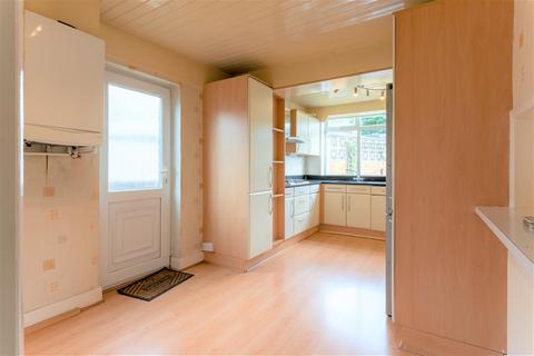 34 Amesbury Drive, London, E4 7PZ
