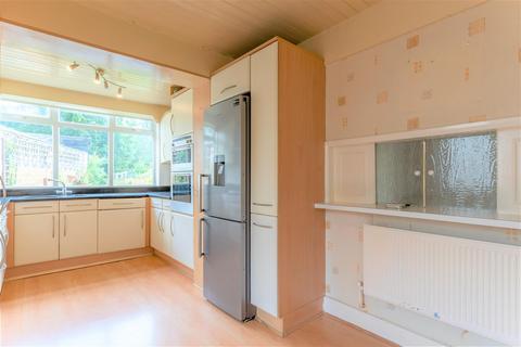 34 Amesbury Drive, London, E4 7PZ