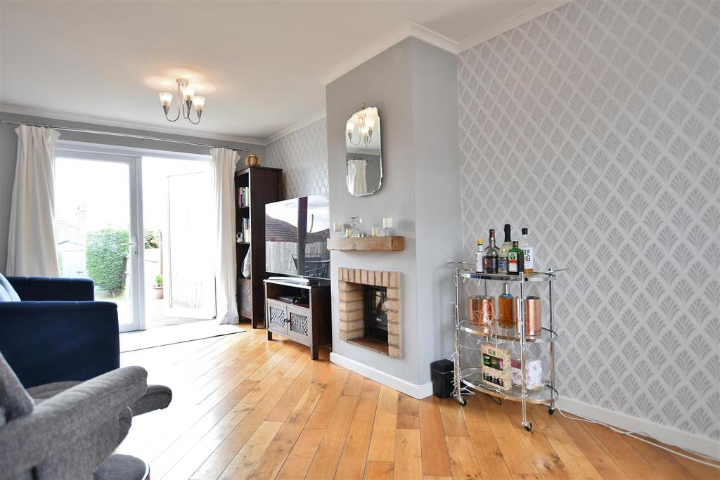 Stonehouse Close, Leamington Spa 3 bed semidetached house £335,000