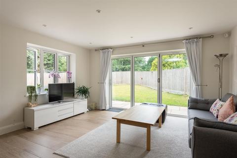 4 Harrup Close, Stoke Hammond, Milton Keynes, MK17 9FT
