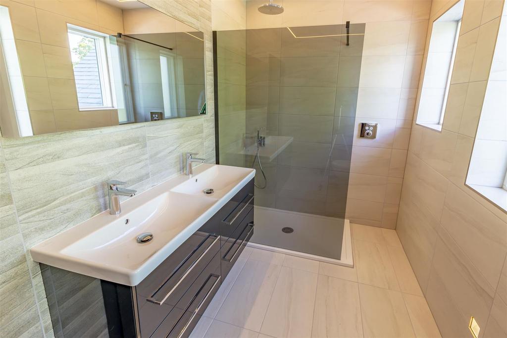 Ensuite DSC9743-HDR copy.jpg