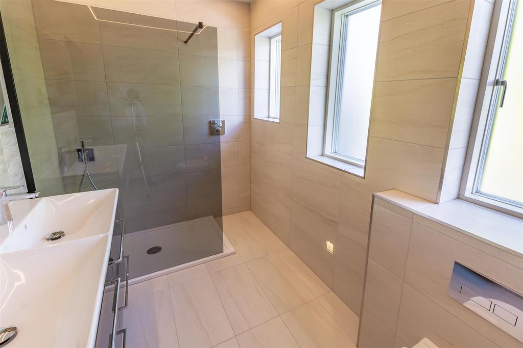 Ensuite DSC9740-HDR copy.jpg