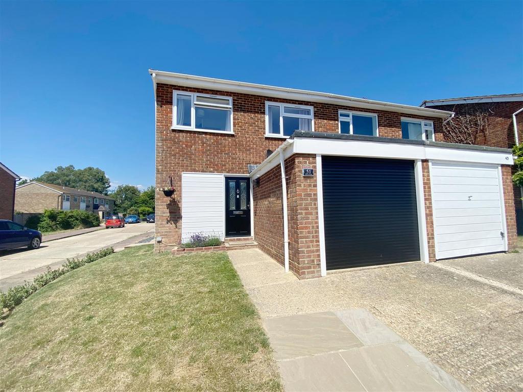 Willow Crescent, Worthing 3 bed semidetached house £375,000