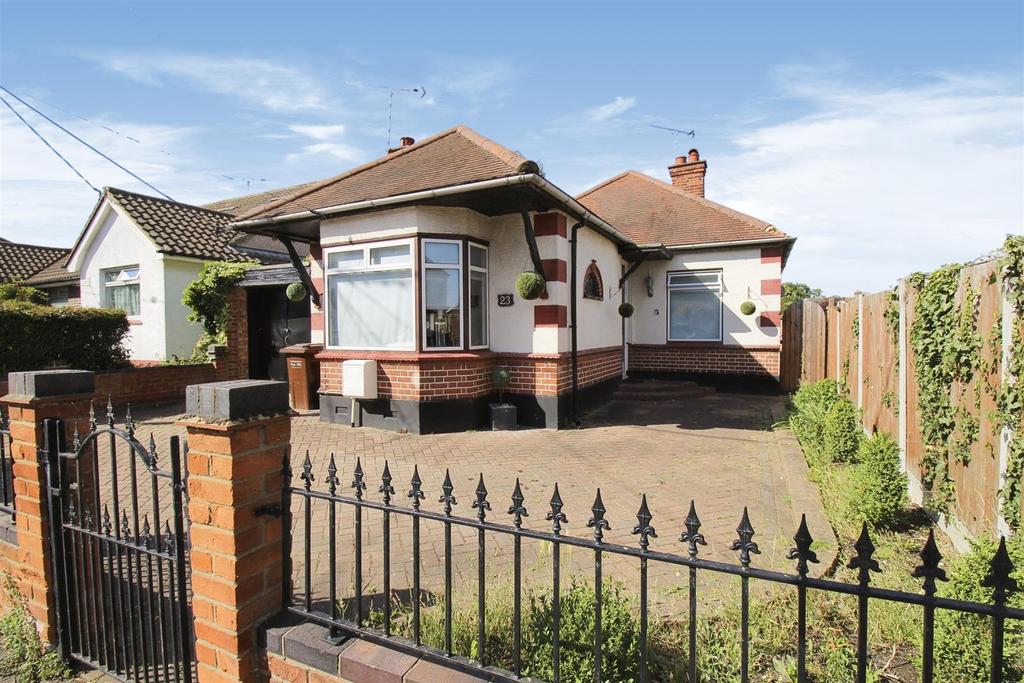 Church Road, Hadleigh 3 bed bungalow £390,000