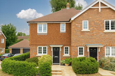 5 Azor Close, Epsom, KT18 5FR