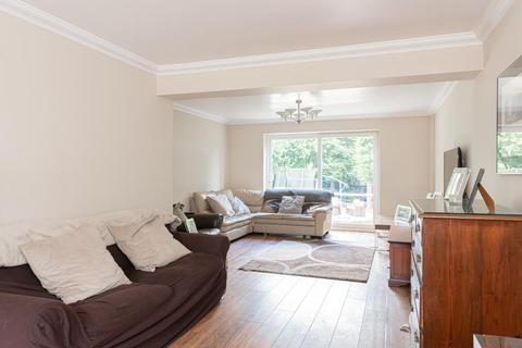 14 Downs Wood, Epsom, KT18 5UH