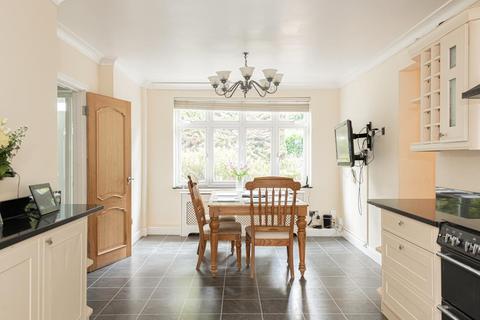 14 Downs Wood, Epsom, KT18 5UH