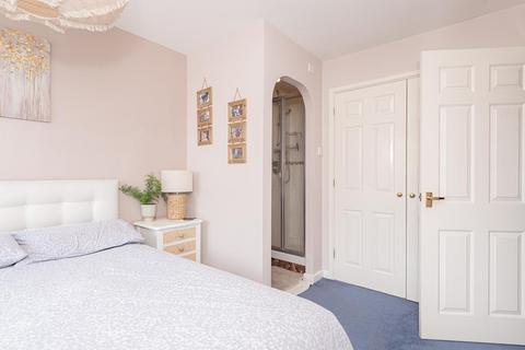 10 Manor Crescent, Epsom, KT19 7EF