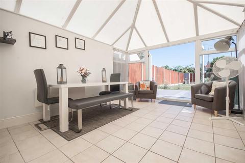 58 Blacklock, Chelmer Village, Chelmsford, CM2 6QL