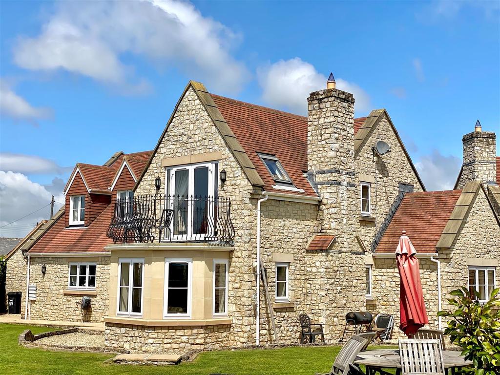 Millbatch Close, Meare, Glastonbury 6 bed detached house £3,250 pcm