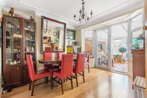 47 Walsingham Gardens, Epsom, KT19 0LS