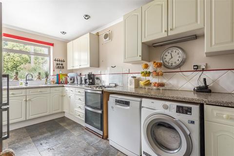 47 Walsingham Gardens, Epsom, KT19 0LS