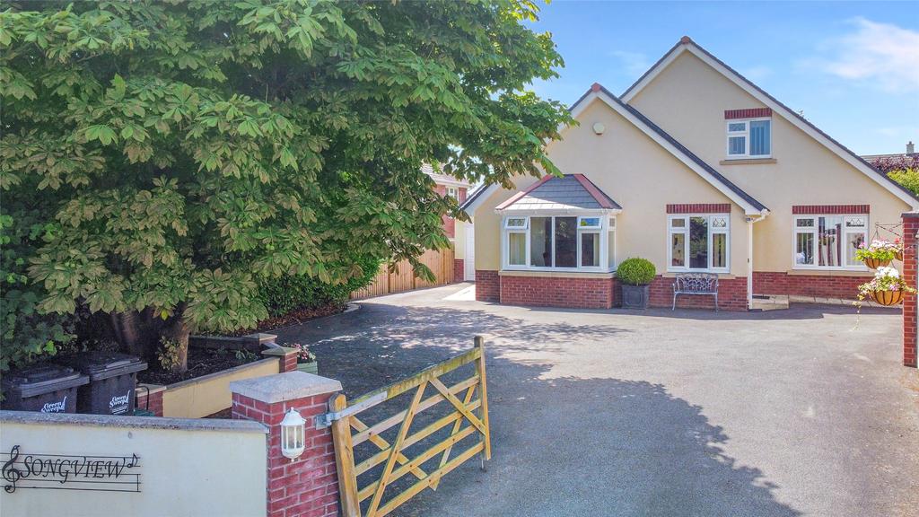 Acland Road, Landkey, Barnstaple... 5 bed bungalow - £675,000