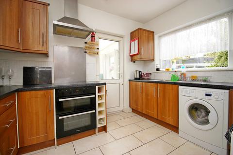 2 bedroom semi-detached bungalow for sale, St James Avenue, Ramsgate