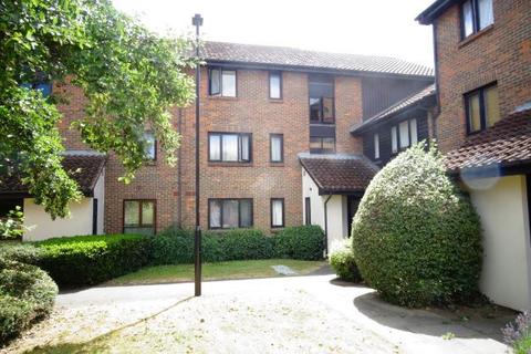 24 Deerhurst Close, Feltham, TW13 7HU