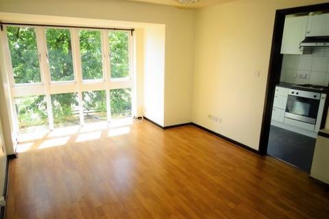 24 Deerhurst Close, Feltham, TW13 7HU