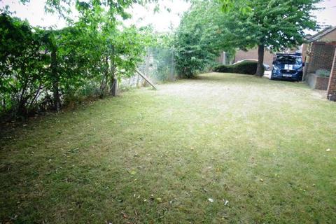 24 Deerhurst Close, Feltham, TW13 7HU