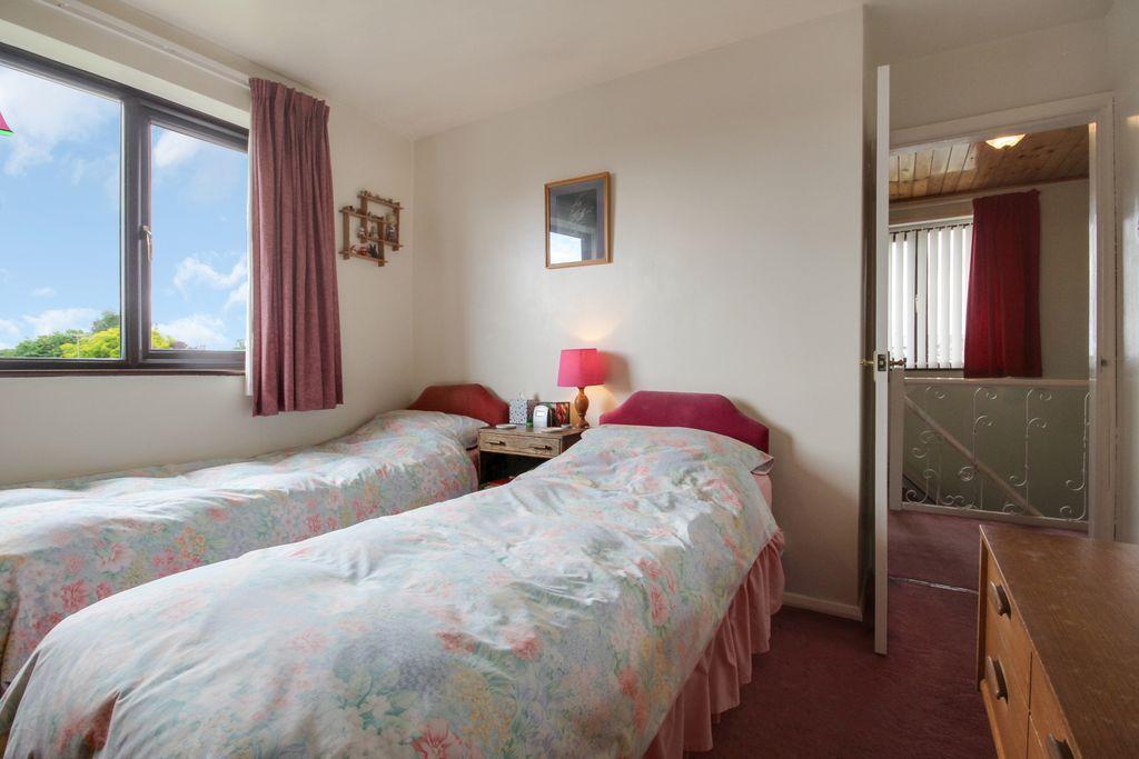 Bedroom 2 (Double)