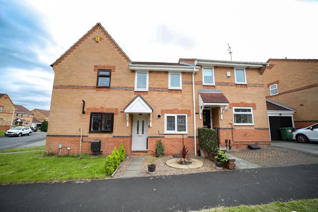 Whinchat Avenue, Newton Le Willows... 2 bed semidetached house £155,000