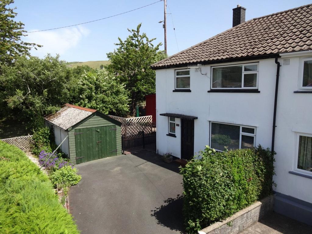 Caegwyn, Llanidloes, Powys, SY18 2 bed semidetached house £180,000