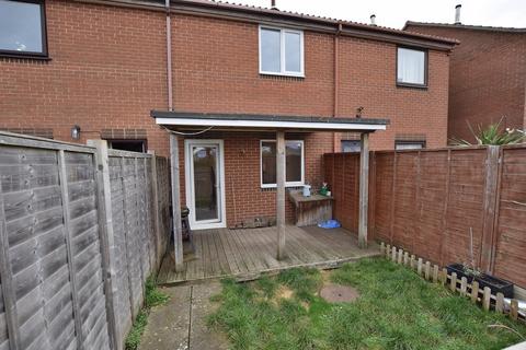 2 bedroom terraced house to rent, Vincent Close, New Milton, Hampshire. BH25 6RL
