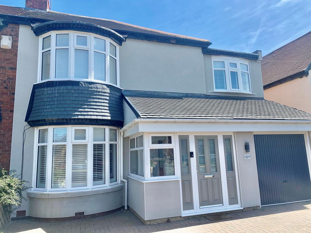 Victoria Road West, Hebburn, Tyne and... 3 bed semidetached house £