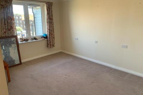 2 bedroom flat for sale - Rowe Avenue, Peacehaven, East Sussex