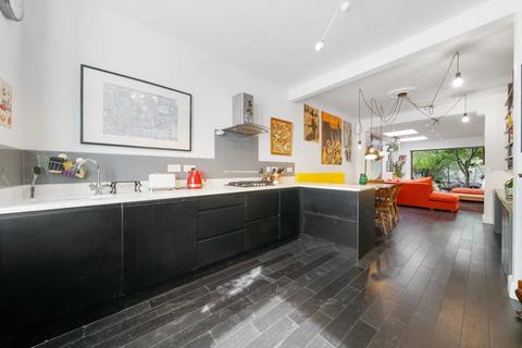16 Lindley Road, London, E10 6QT
