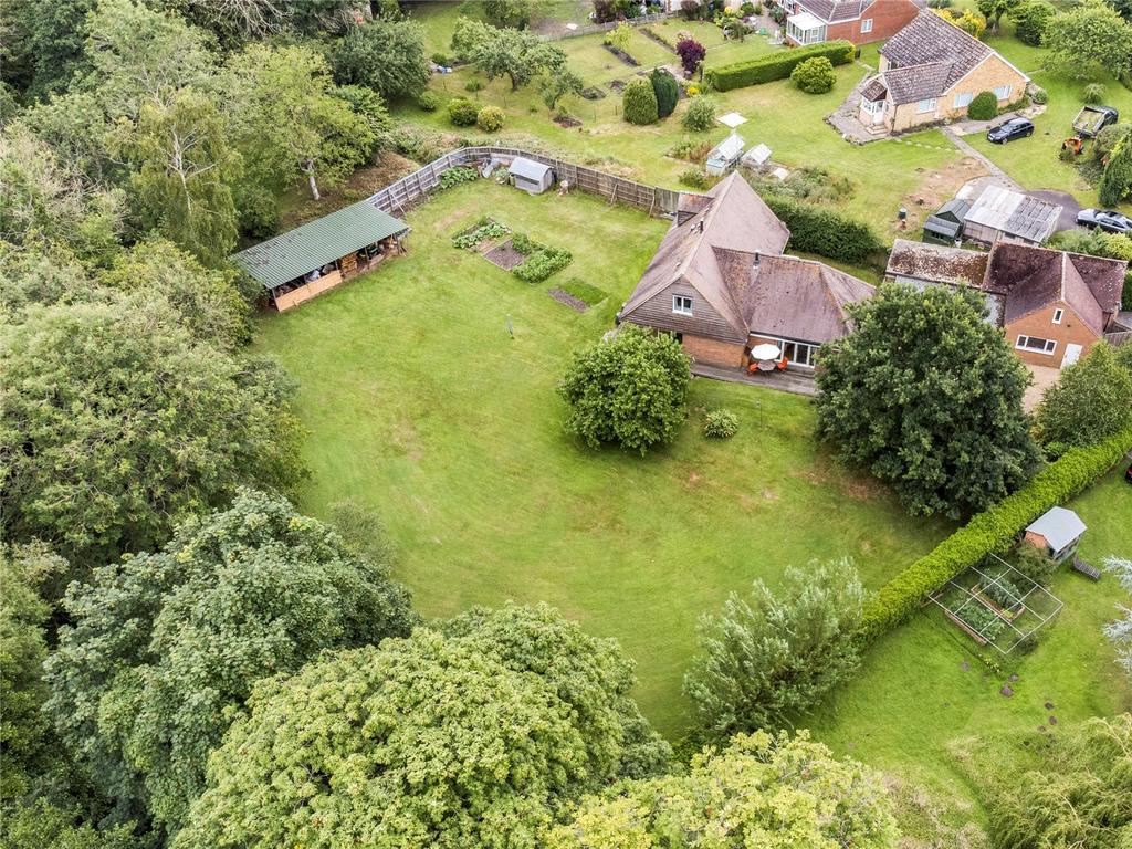 Raffin Lane, Pewsey, SN9 3 bed detached house £795,000