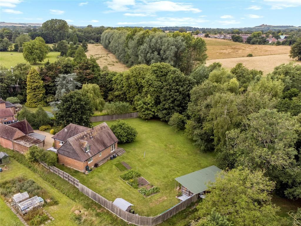 Raffin Lane, Pewsey, SN9 3 bed detached house £795,000