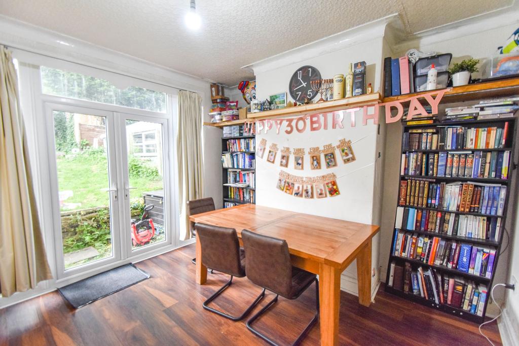 Overbrook Drive, Prestwich, M25 3 bed semidetached house £350,000