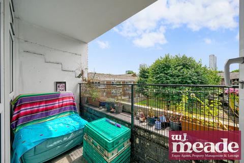 3 bedroom flat to rent, Hind Grove, Poplar, E14