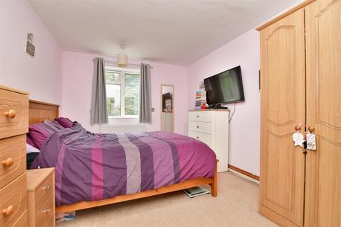2 bedroom apartment for sale - Highams Hill, Gossops Green, Crawley, West Sussex