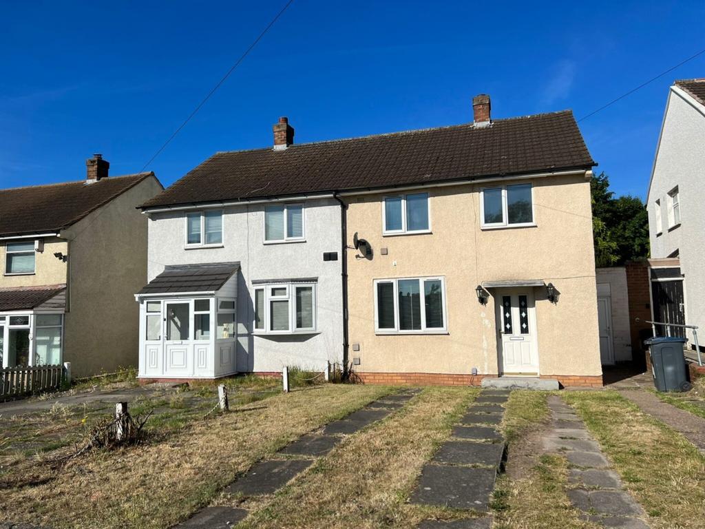 St Giles Road 2 bed semidetached house £850 pcm (£196 pw)