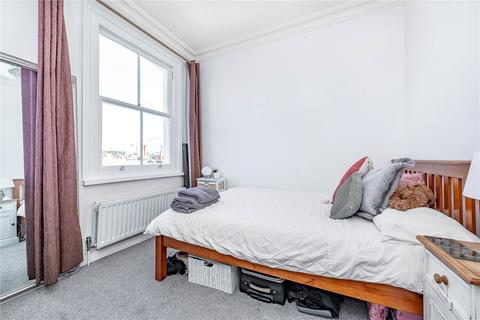 2 bedroom flat to rent, Tregothnan Road, Clapham, London, SW9