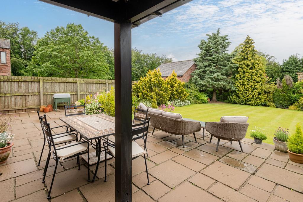 Patio, 13 Rickerby Court