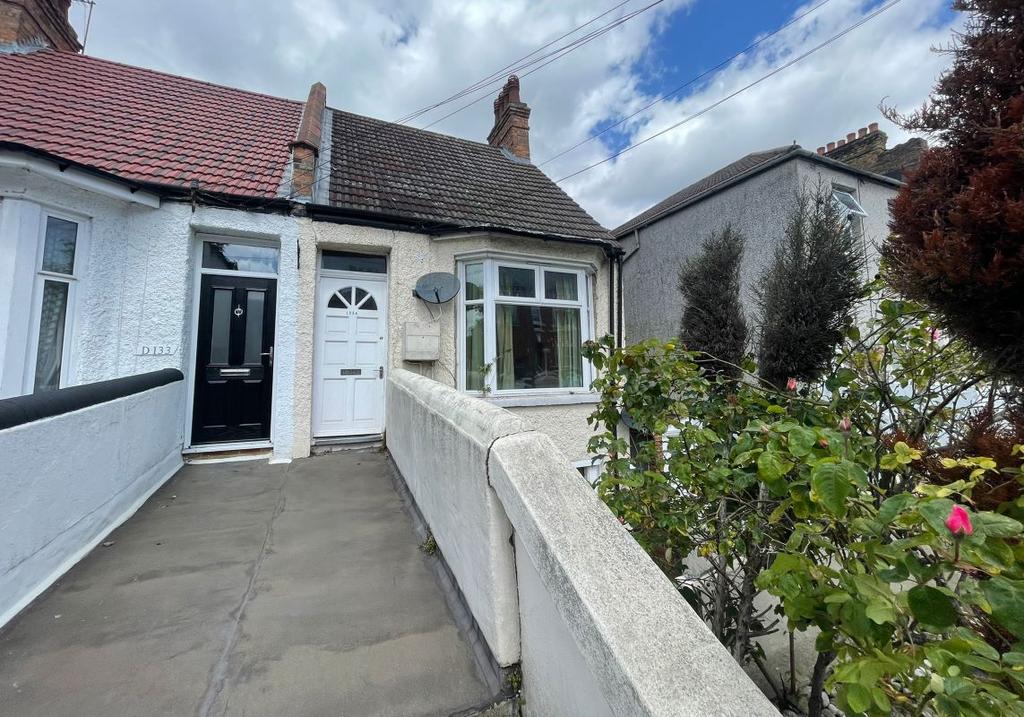 133A Eglinton Road, Woolwich, London... 2 bed flat £160,000