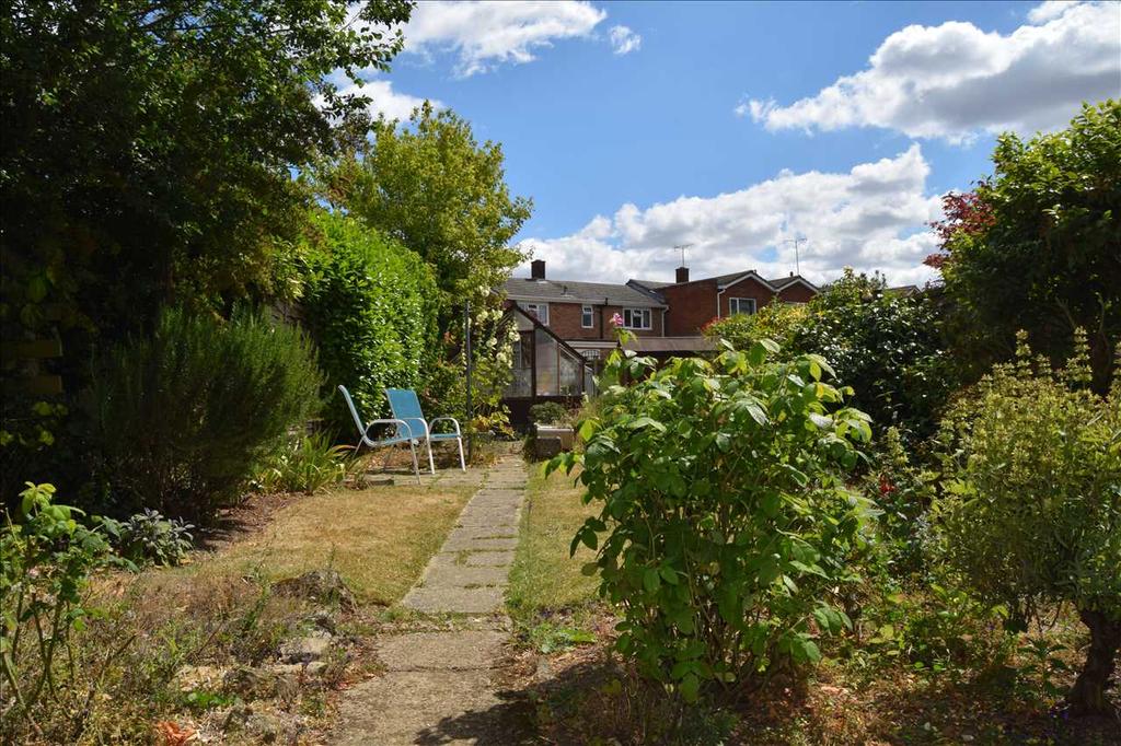 Sidmouth Road, Chelmsford 3 bed link detached house £450,000