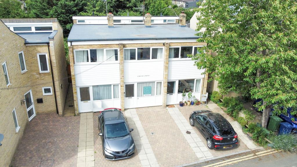 Bermuda Road, Cambridge, CB4 2 bed terraced house £325,000