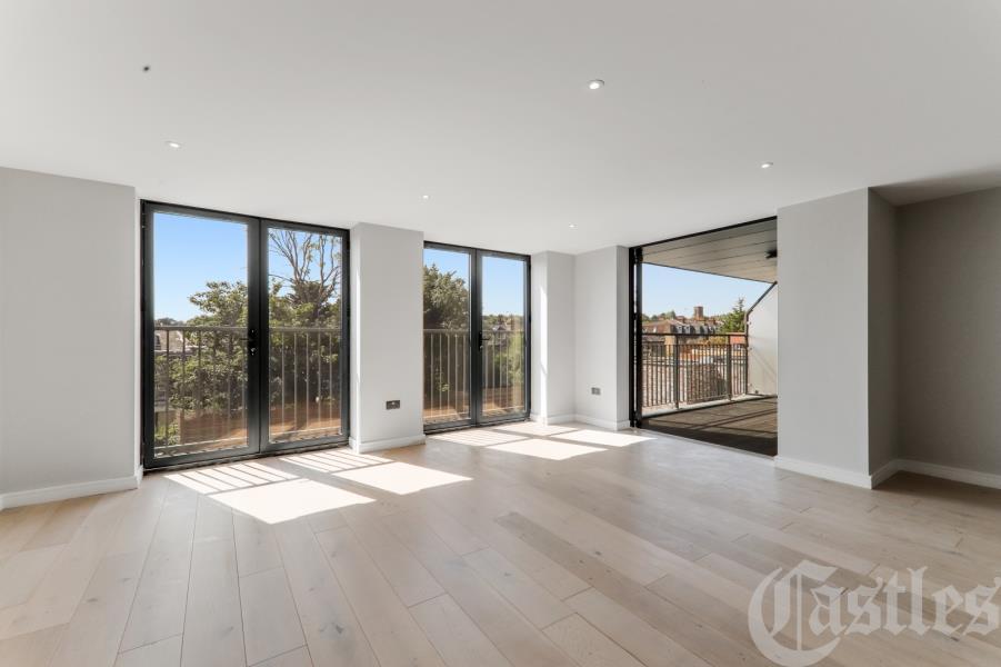 Homestead Heights, Tottenham Lane, N8 2 bed flat £2,800 pcm (£646 pw)