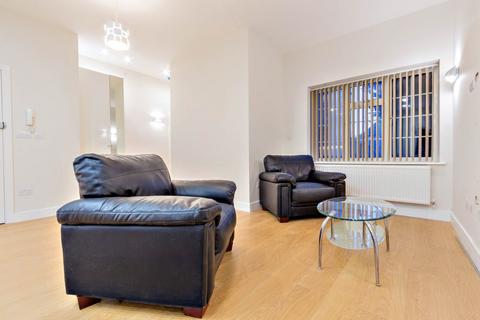 2 bedroom flat to rent, Helenslea Avenue, Golders Green