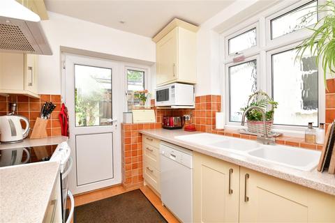 135 Hitchings Way, Reigate, RH2 8EP