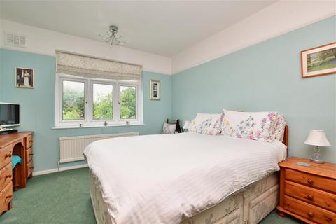 135 Hitchings Way, Reigate, RH2 8EP