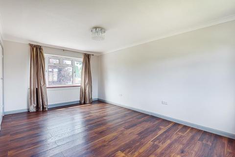 46 Pine Wood, Sunbury-on-thames, TW16 6SG
