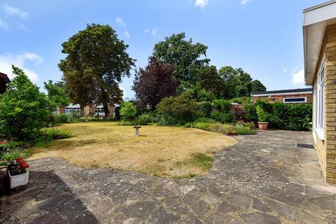 46 Pine Wood, Sunbury-on-thames, TW16 6SG