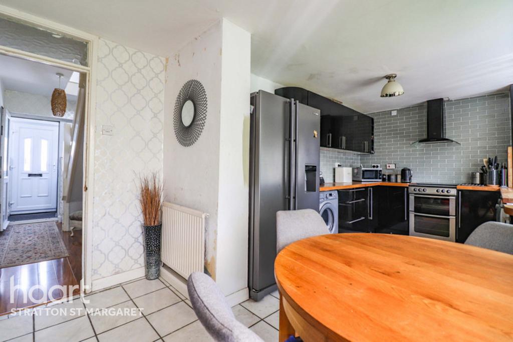 Bridge End Road, Swindon 3 bed semidetached house for sale £250,000